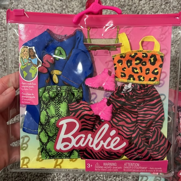 Barbie NWT Accessories packs - Picture 2 of 3